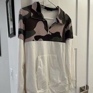 Chic Camouflage Patterned Pullover